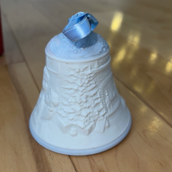 🎄 LLADRO VINTAGE 1998 White Christmas Bell Ornament🎄 - Picture 4 of 11
